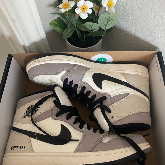 Jordan 1 Element - Men’s 8/ Women’s 9.5 - Sail/light Bone/College Grey - Picture 1 of 10